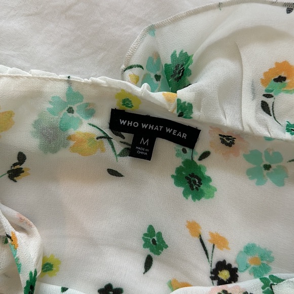 Who what wear sheer floral blouse size M - Picture 2 of 4